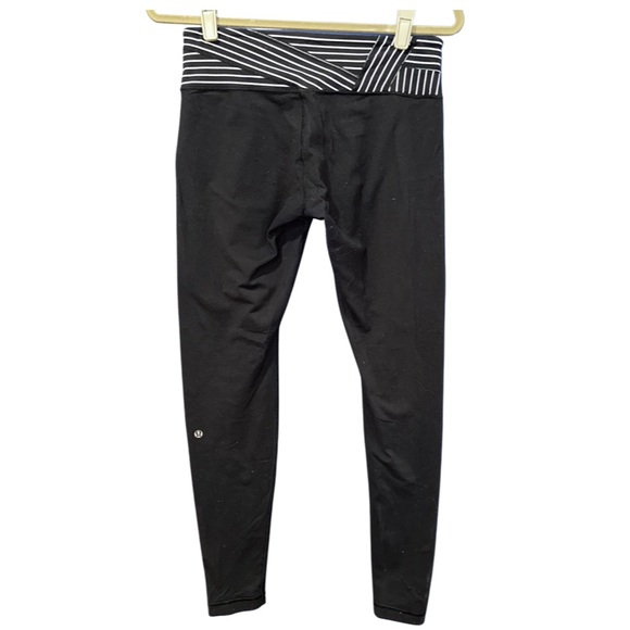 Lululemon Leggings Size 8 Black and White Waist Pattern - Picture 2 of 11